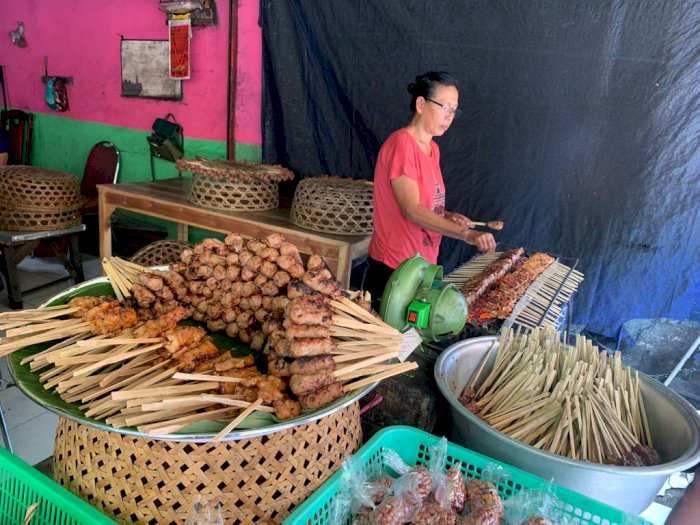Mencicip Lezatnya Sate Lilit Ikan Marlin Warung Ari, Kuliner Murah Denpasar Sejak 1994