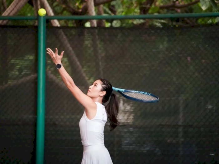 Intip Kecantikan Dian Sastro Pas Lagi Main Tenis, Netizen Sebut Bajunya Tetap Sopan