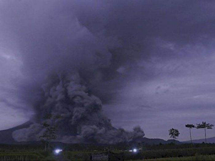 Gunung Semeru Erupsi, Konon Sudah Diprediksi Ramalan Jayabaya: Pulau Jawa akan Terbelah