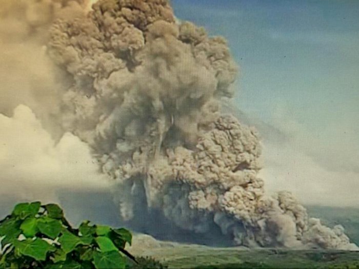 PVMBG Tegaskan Erupsi Gunung Semeru Tak Sebabkan Gelombang Tsunami, Ini Penjelasannya!
