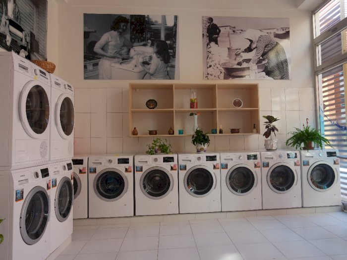 Tempat Laundry Gratis Mirip Kafe, Kamu Boleh Ngeteh dan Ngopi Sepuasnya 