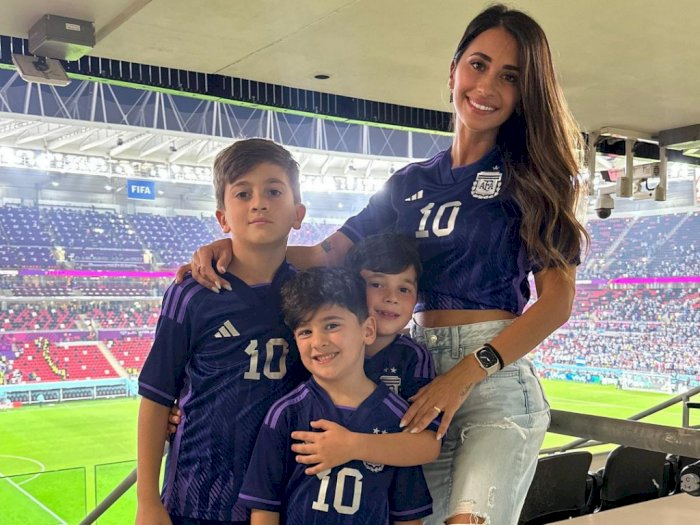 Cantiknya Istri Messi Nonton Langsung Piala Dunia 2022 Pakai Jersey Argentina