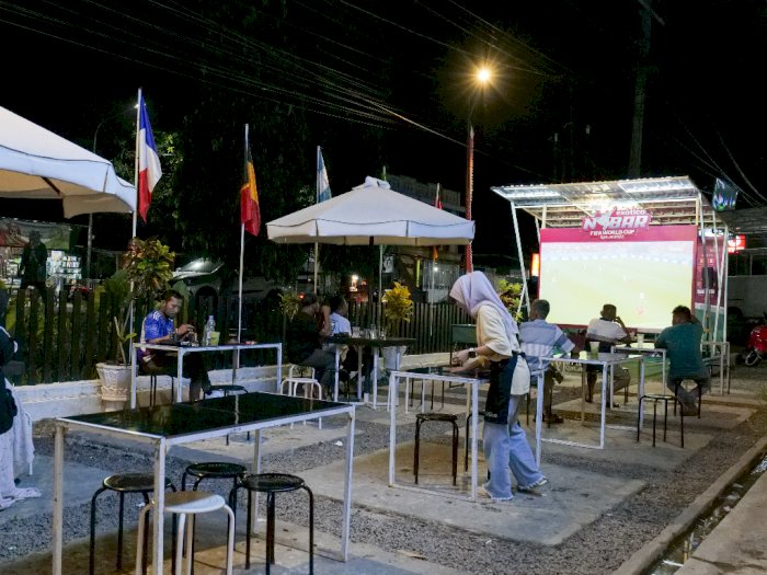 Kafe di Pinrang Ini Ubah Konsep dengan Suasana Piala Dunia 2022 Demi Tarik Pelanggan 