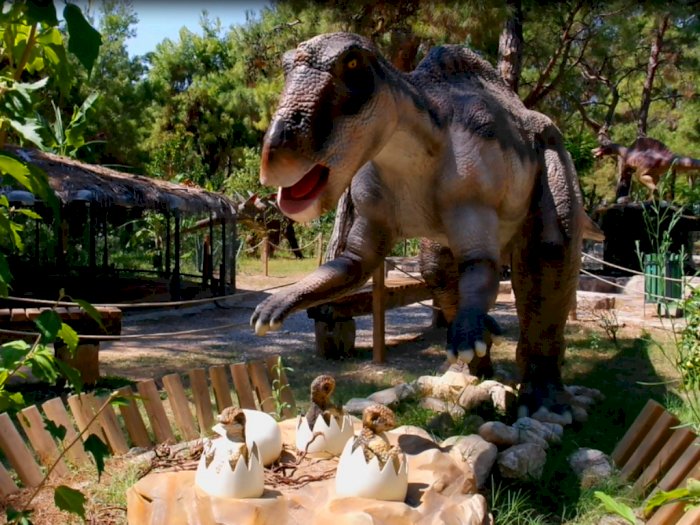 Dinopark Terbesar di Eropa Ini Terinspirasi 'Jurassic Park', Lokasinya di Hutan 30 Hektar!