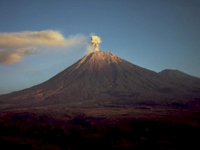 Misteri Gunung Semeru, Dipercaya sebagai Paku Pulau Jawa yang Terombang-ambing