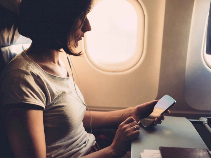 Penumpang akan Diizinkan Menggunakan Internet Selama Penerbangan, Gak Perlu Mode Pesawat!