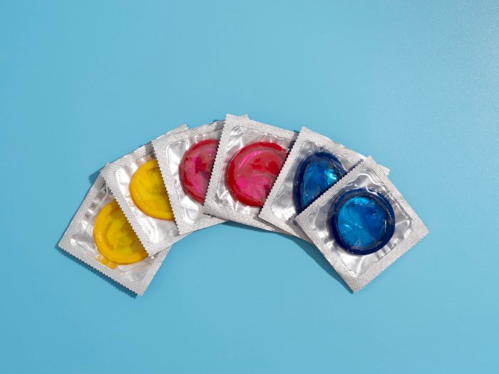 Presiden Prancis Gratiskan Kondom untuk Anak Muda Usia 18-25 Tahun Mulai Januari 2023