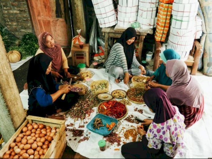 Mengenal Tradisi Rewang dalam Masyarakat Jawa, Budaya Gotong Royong dalam Memasak