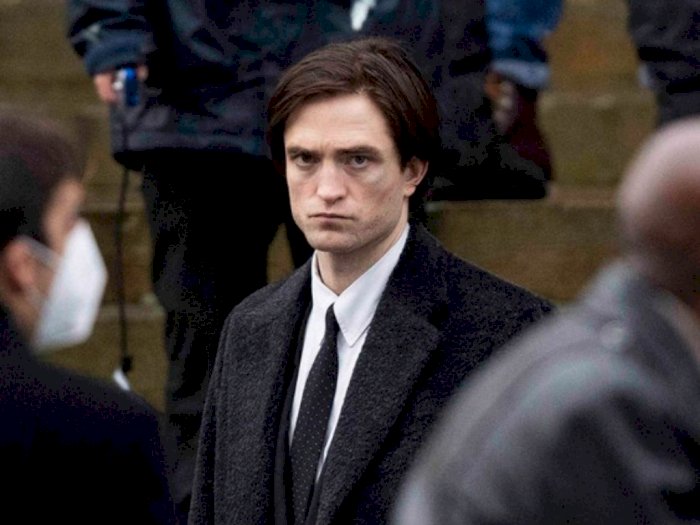 James Gunn Pastikan 'The Batman' Robert Pattinson Gak Masuk dalam Semesta DCU