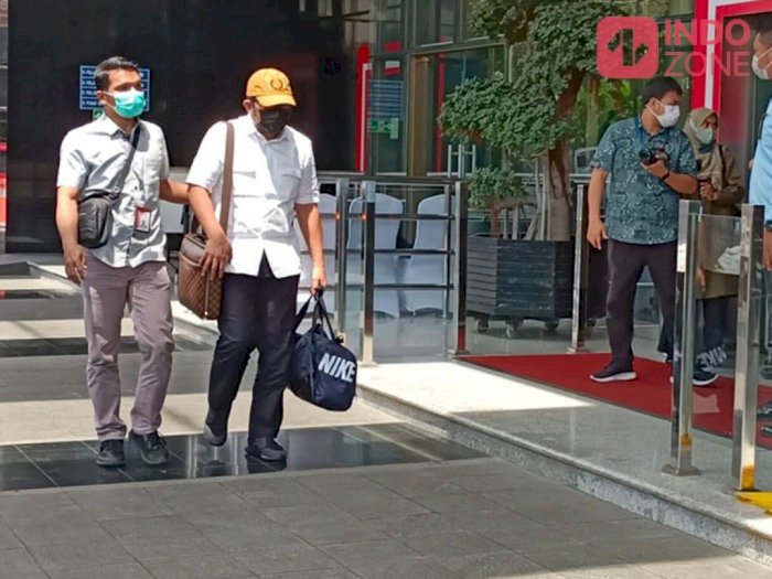 Tiba di Gedung KPK, Begini Penampakan Wakil Ketua DPRD Jatim Sahat Tua Simanjuntak