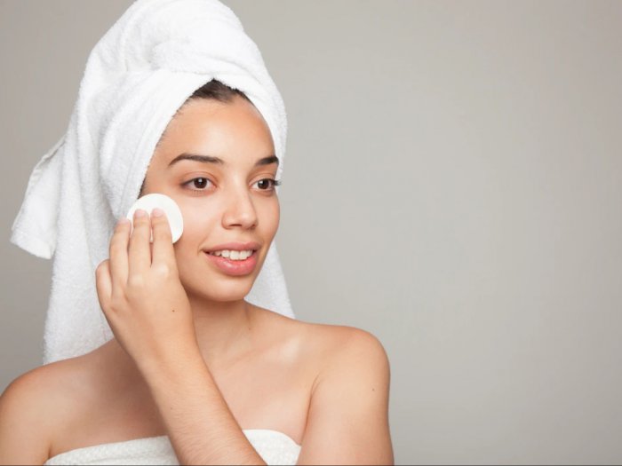 5 Rekomendasi Kapas Wajah untuk Bersihkan Makeup dan Pakai Toner, Ada yang Ramah Kantung!