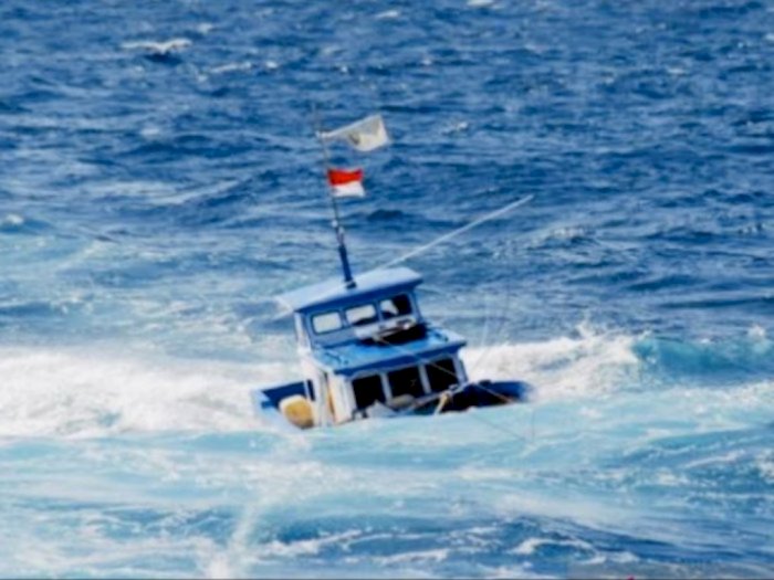 Kapal KM Nurul Hidayah Tenggelam, Proses Evakuasinya Menegangkan!