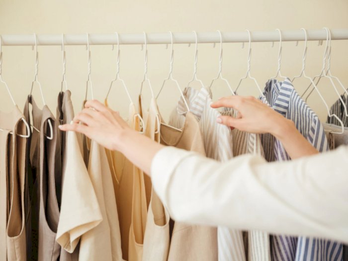 Kenali 3 Bahan Pakaian yang Kamu Pakai Mampu Mencemari Lingkungan saat Dicuci