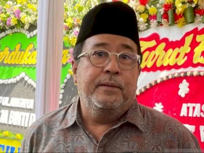 Rano Karno Ziarah ke Makam Aminah Cendrakasih: 20 Tahun Nyak Lumpuh dan Buta