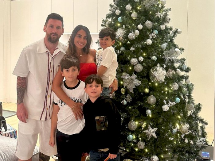 Natal Menggemaskan ala Keluarga Lionel Messi & Antonela Roccuzzo, Potretnya Jadi Sorotan