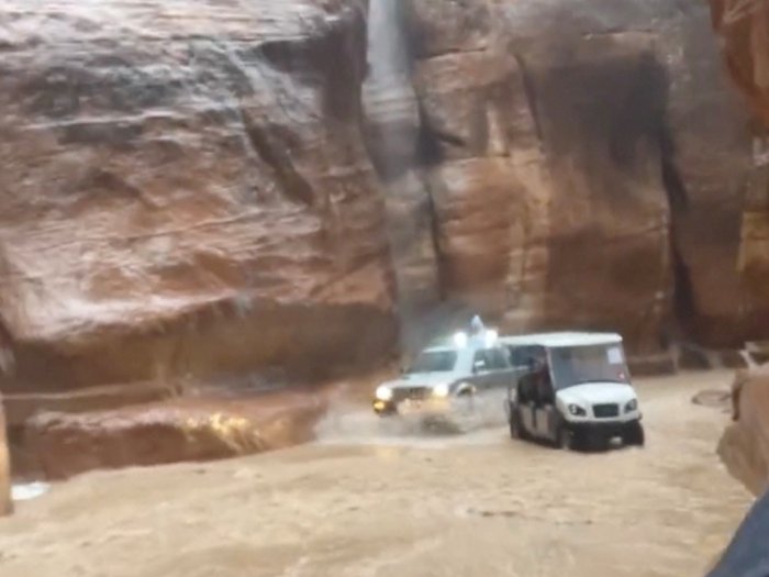 Waduh! Kota Batu Petra di Yordania Banjir Hebat saat Lagi Ramai-ramainya Turis