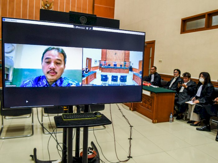 Roy Suryo Divonis 9 Bulan Penjara Kasus Meme Stupa Mirip Presiden Jokowi