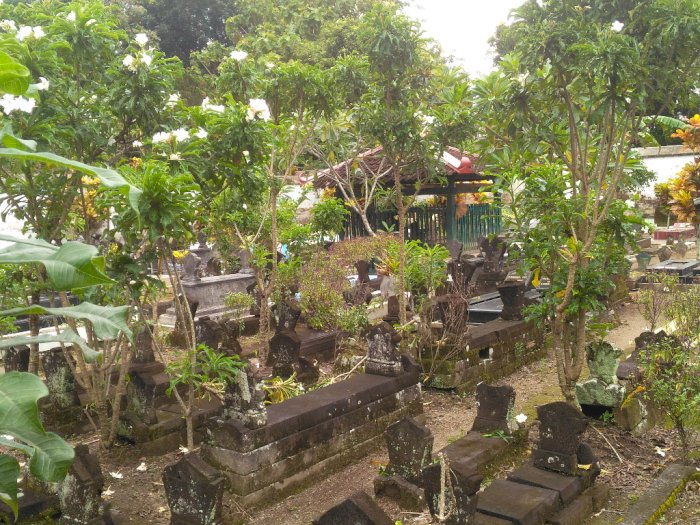 Ngeri! Mitos Pesawat Akan Jatuh Jika Berani Melintasi Makam Wotgaleh Yogyakarta 