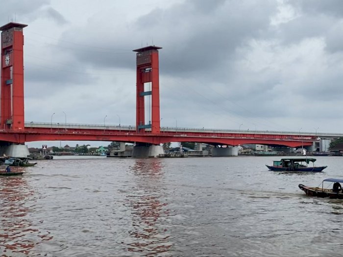 Terpanjang di Sumatera, Sungai Musi Spot Terbaik untuk Melihat Kemegahan Jembatan Ampera