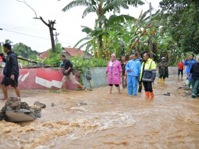 Pemkot Semarang Koordinasi dengan BBWS Tutup Tanggul Jebol di Kali Plumbon 