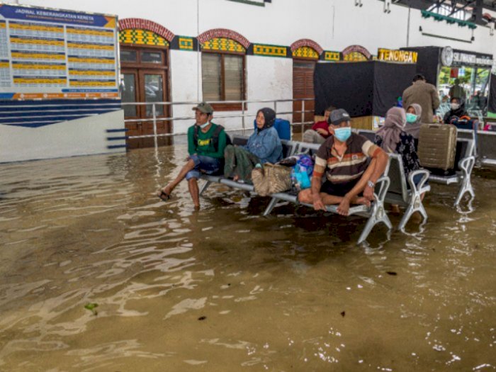 Imbas Banjir Semarang, KAI Refund 100 Persen Tiket Penumpang yang Batalkan Perjalanan