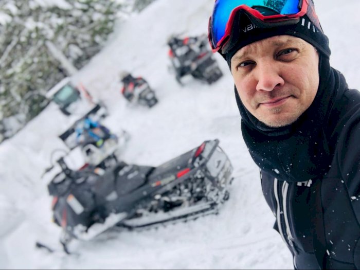 Jeremy Renner Alami Kecelakaan saat Bersihkan Salju, Kondisinya Kritis