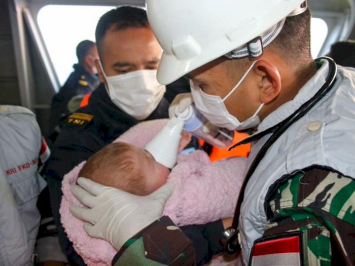 Misi Damai di Lebanon, Satgas TNI Bantu Evakuasi Penumpang yang Kapalnya Hampir Tenggelam