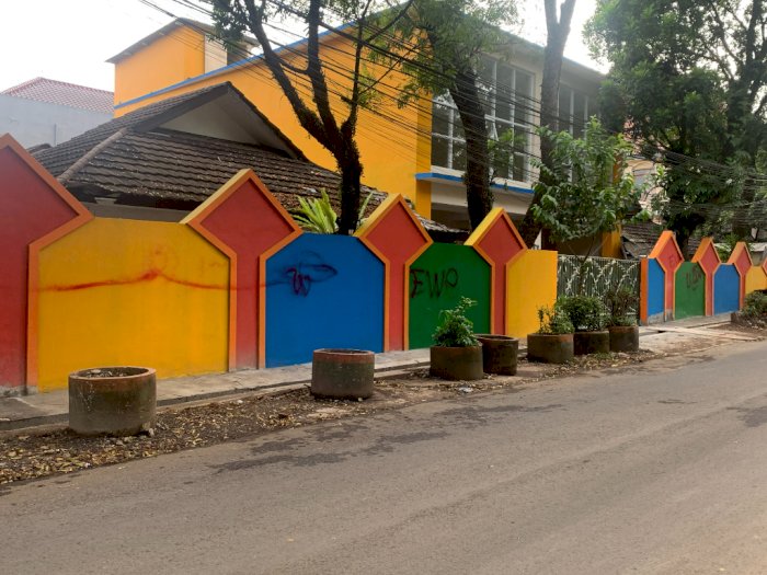Bikin Emosi! Baru Selesai Dicat, Tembok Sekolah Ini Dikotori Aksi Vandalisme