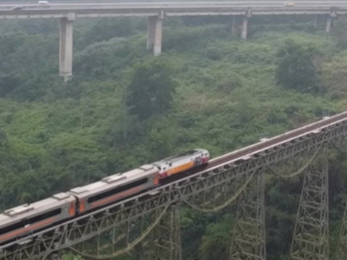 Inilah Jembatan Kereta Api Terpanjang di Indonesia, Panjangnya Sampai 300 Meter!