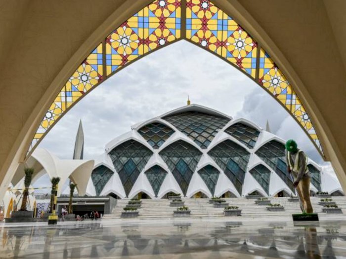 Pembangunan Masjid Raya Al Jabbar Pakai APBD Dikritik Netizen, Ridwan Kamil Beri Respon