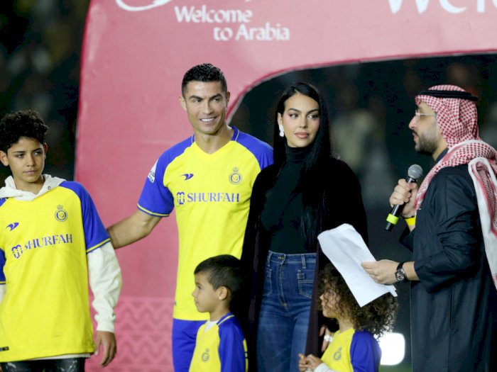 Spesial Banget, Ronaldo Bisa Tinggal Bareng Georgina Rodriguez di Arab meski Gak Menikah