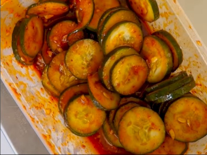 Ini Resep dan Cara Buat Oi Muchim, Salad Timun Pedas khas Korea yang Pernah Viral!