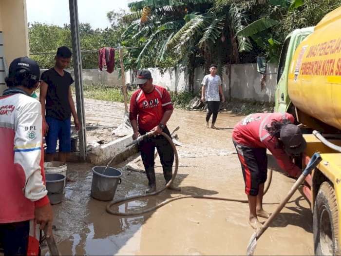 Demi Warga, Pemkot Semarang Gerak Cepat Bersihkan Lumpur Usai Banjir