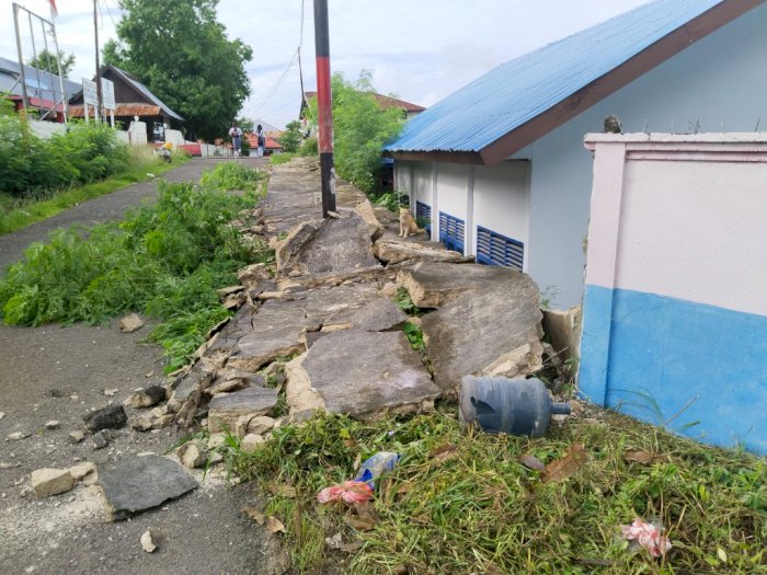 Imbas Gempa M 7,5 Guncang Maluku, 1 Warga Luka dan 2 Bangunan Sekolah Rusak