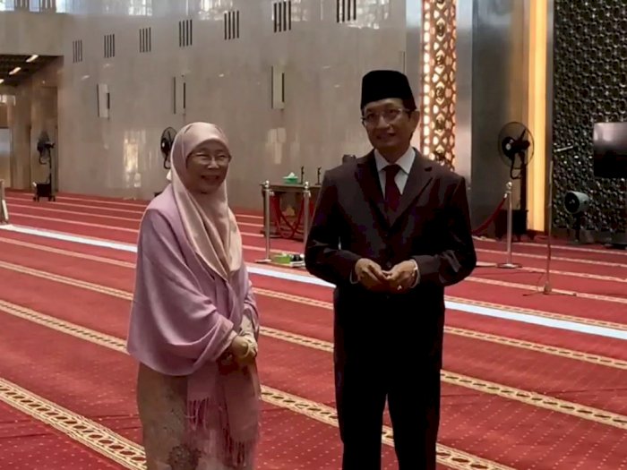 Momen Istri PM Malaysia Salat di Istiqlal Lalu Naik Mobil Golf ke Katedral: Takjub!