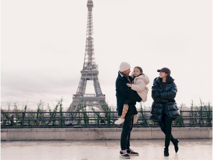 Intip Potret Liburan Gading Marten dan Gisel di Paris, Remake Foto Jadul Bikin Baper!