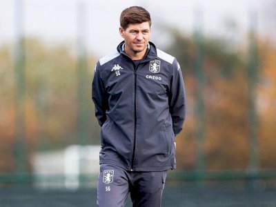 Rumor Steven Gerrard Jadi Pelatih Timnas Polandia, Pede Raih Trofi Bareng Lewandowski?