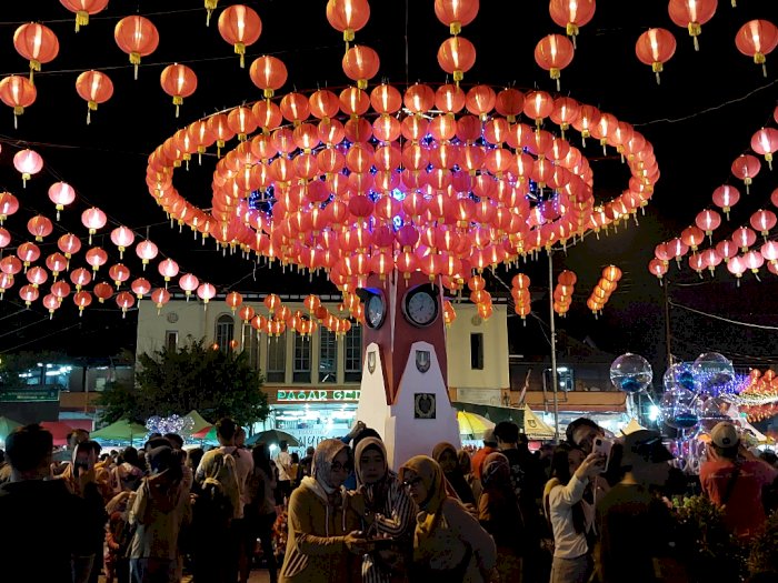 Kota Solo Bermandikan Cahaya Gemerlap, Ribuan Lampion Ramaikan Perayaan Imlek 2023