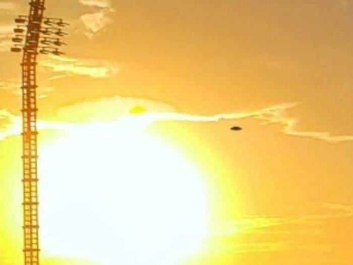Seram! Ada Objek Terbang Tidak Diketahui Mirip UFO di Stadion Bola Meksiko, Invasi Alien?