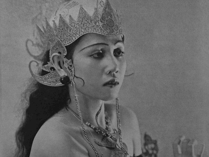 Mengenal Devi Dja, Artis Indonesia Pertama yang Tembus Industri Film Hollywood