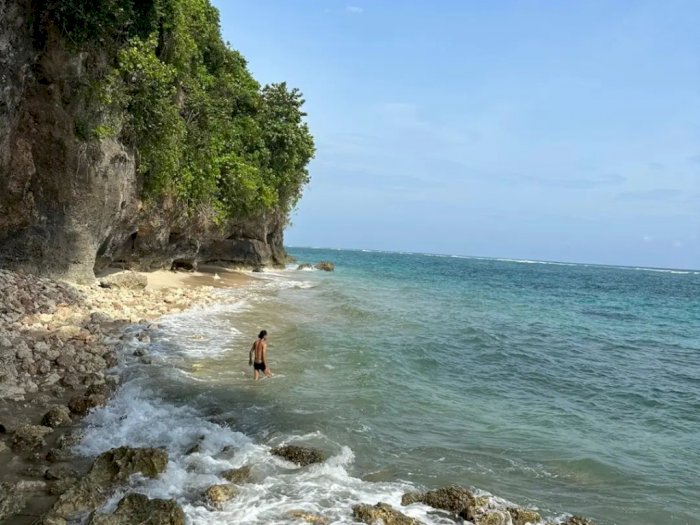 Menengok Indahnya Pantai Batu Barak, Hidden Gem Baru di Bali