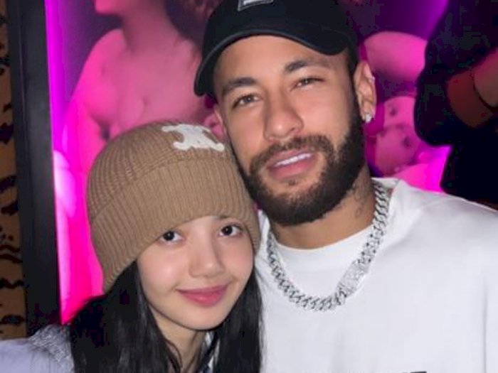 Pose Mesra dengan Neymar, Lisa BLACKPINK Tampil Kece dengan Topi Mahal! Berapa Harganya?