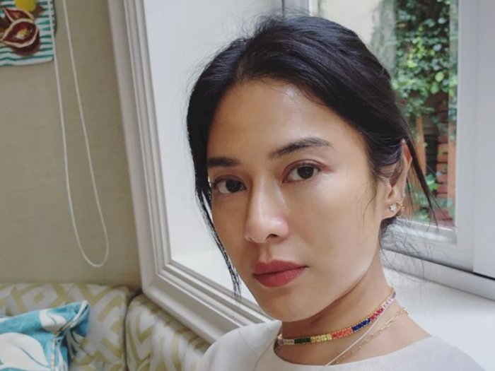 Dian Sastro Selfie Angle Kiri dan Rambut Dijepit, Netizen: Barometer Cantik Indonesia
