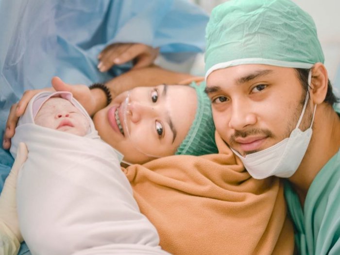 Selamat! Istri Achmad Megantara Melahirkan Anak Pertama Perempuan