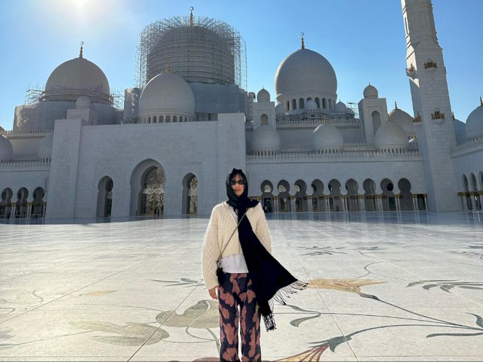 Jennie BLACKPINK Pakai Hijab Kunjungi Masjid di Abu Dhabi: MasyaAllah, Mau Kajian?
