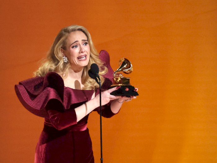 Adele Tak Kuasa Menahan Tangis usai Raih Best Pop Solo Performance di Grammy