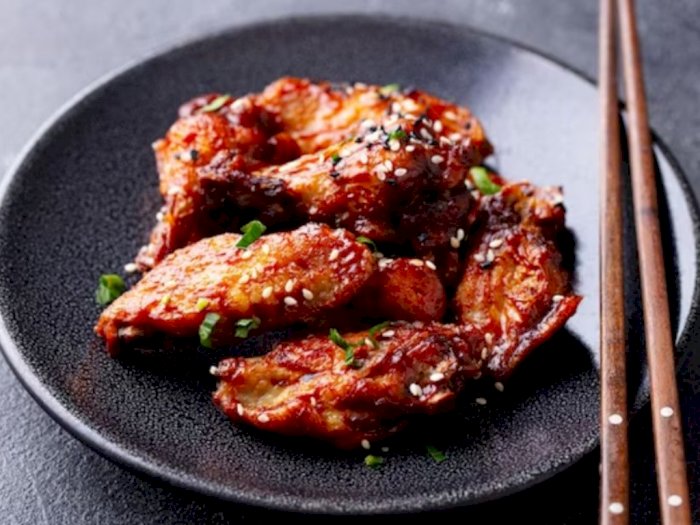Resep Makanan Korea Sweet Spicy Gochujang Chicken untuk Santap Siang, Sedap!