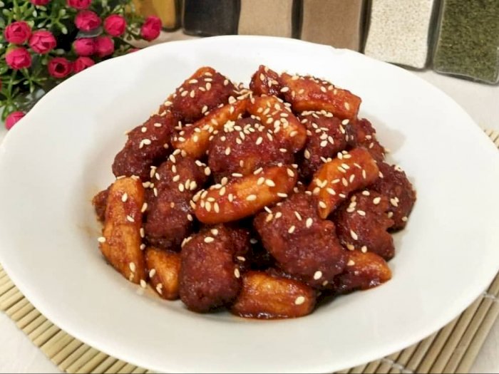 Resep Camilan Korea Enak buat Nyantai Malam Ini, Chicken Tteokbokki 