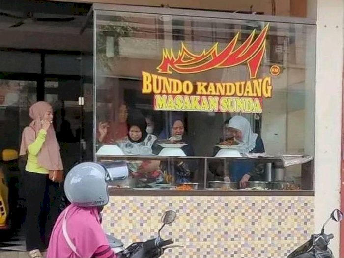 Bikin Bingung! Rumah Makan Ini Nama dan Logonya Warung Padang, Tapi Masakan Sunda 