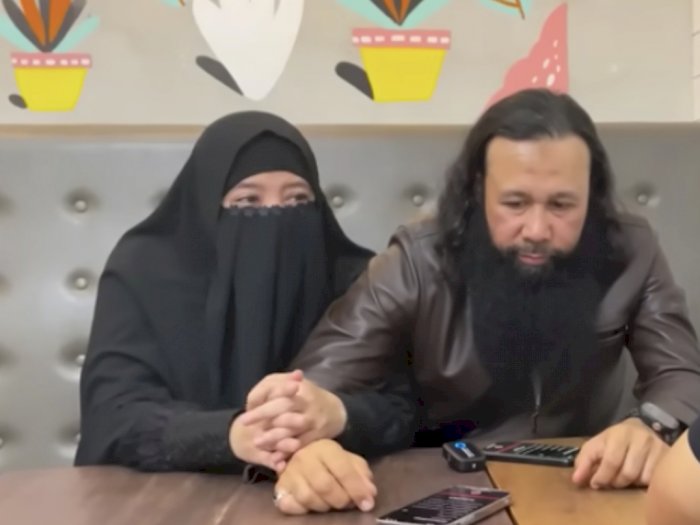Dinikahi Imam Masjid Selandia Baru, Peggy Melati Sukma Siap Jadi Ibu Sambung Bagi 5 Anak